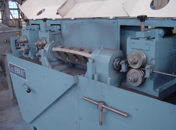 Threaded steel straightening machine